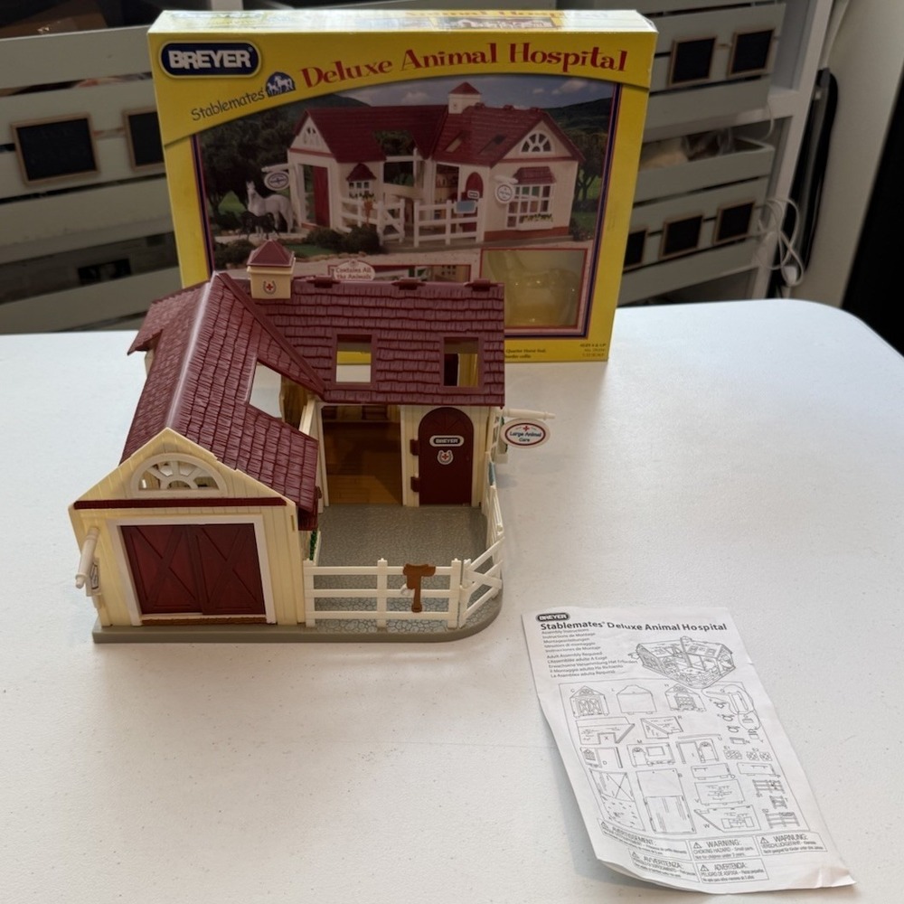 Breyer Stablemates Deluxe Animal Hospital 59204 Red Roof Vintage No Animals